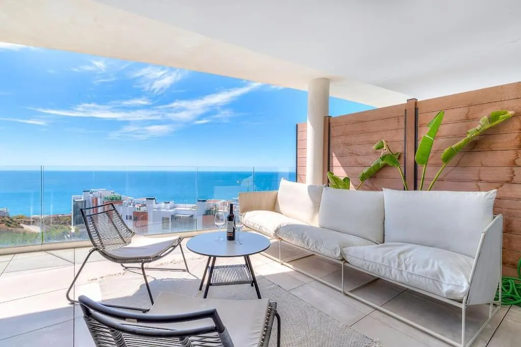 Stunning 2 Bedroom Apartment. Fuengirola Appartement